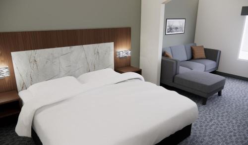 Franklin Park Hotel | Quality Suites: Family-Friendly Getaway with Private Pool