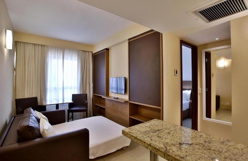 Costa Azul Hotel | Enjoy Quality Suites São Salvador: Pet-Friendly & Pool Access