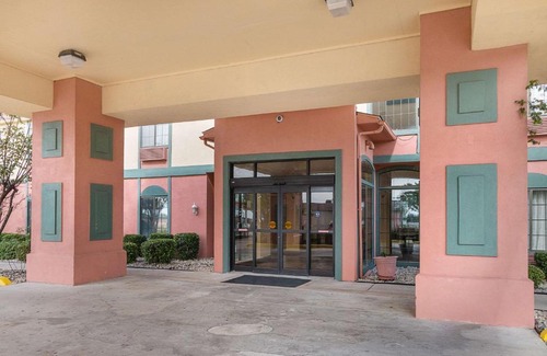 Temple Hotel | Comfortable Quality Suites: Family-Friendly Getaway Awaits