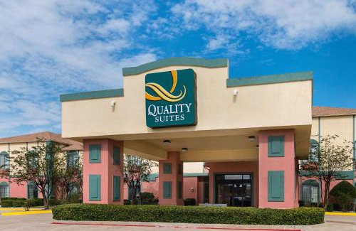 Temple Hotel | Comfortable Quality Suites: Family-Friendly Getaway Awaits