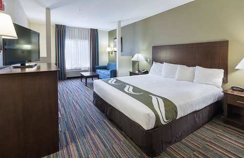 Temple Hotel | Quality Suites: Ideal for Families with Great Amenities