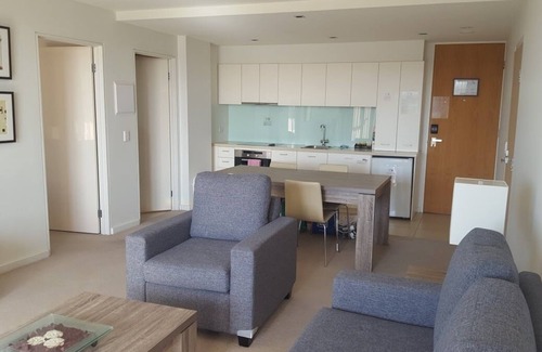 Torquay Resort | Beachside Quality Torquay Resort with Pool & Ocean View