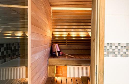 Rovaniemi Apartment | Enchanting Snowy Bear Heaven: Family-Friendly Getaway