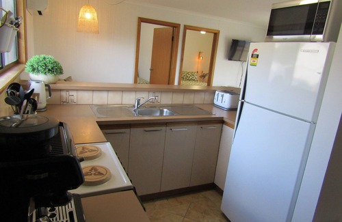 Moorowie House | Beautiful Quandong Beach Shack - Steps to the Ocean!