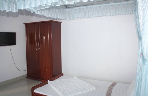 Tam Ky Hotel | Relax at Quang Nam University Guesthouse with Pool & Dining