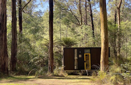 Toolangi House | Discover Quantum Field: Family-Friendly with Kitchen Amenities