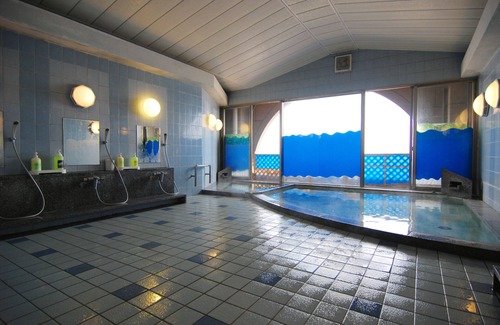 Sanuki Hotel | Discover Quapark Tsuda: Accessible Comfort with Hot Tub & Dining