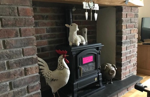 Trawsfynydd House | Pet-Friendly Quarrymans Cottage with Perfect Guest Ratings