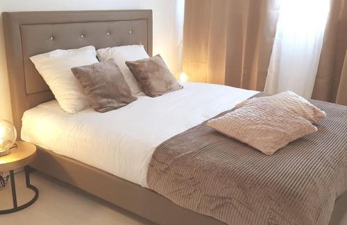Limoges Apartment | Relaxing Quartier des Emailleurs T4 with Balcony & Garage
