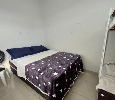 Village House | Budget-Friendly Shared Room at Queen's Hotel with Breakfast