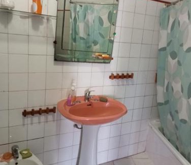 Sonega House | Quarto da casa da avó