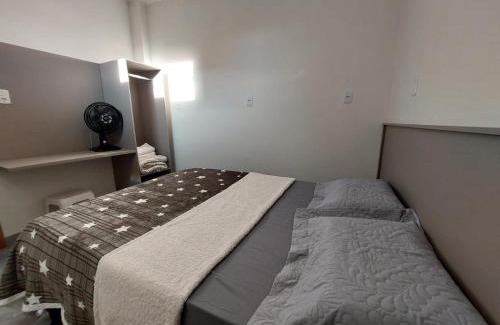 Village House | Cozy Queen Room at 02 Queen's Hotel with Breakfast Included