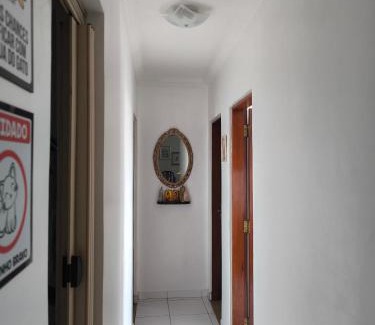 Jurunas House | Quarto em apto com ótima localização