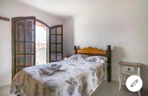 Italia House | Cozy Casa da Família Anton: Pet-Friendly Retreat Awaits