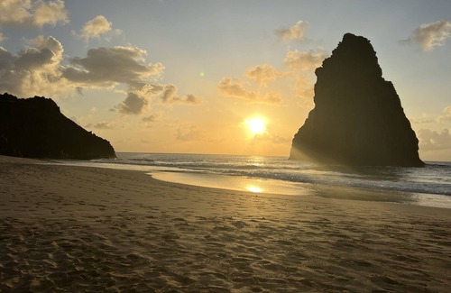 Fernando de Noronha House | Cozy Individual Room with Shared Bathroom Experience