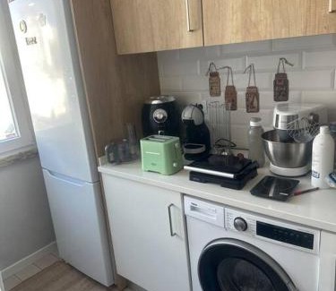 Alges Apartment | Comfortable Individual Room for Families in a Prime Location