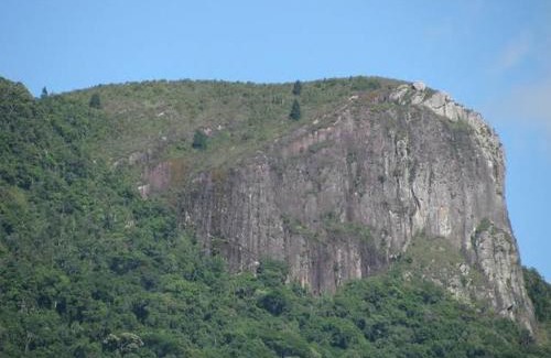 Palhoca Apartment | Budget-Friendly Accommodation at Quarto Morro do Cambirela