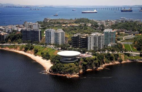 Inga Apartment | Cozy Niterói Apartment for Rent with Family-Friendly Perks