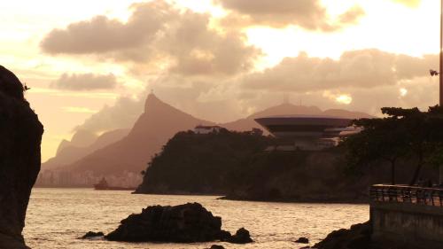 Inga Apartment | Cozy Niterói Apartment for Rent with Family-Friendly Perks