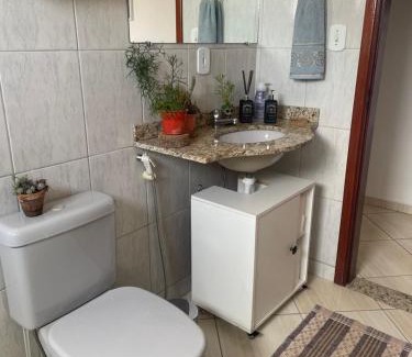 Alfenas House | Cozy Shared Apartment with Private Bath and Kitchen Access