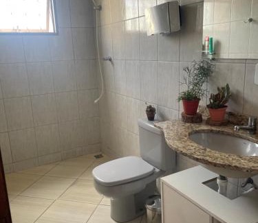 Alfenas House | Cozy Shared Apartment with Private Bath and Kitchen Access