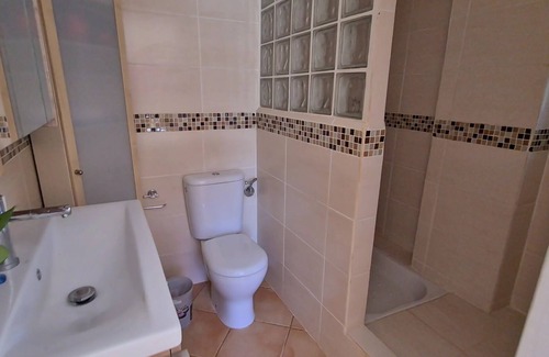 Silves Bed & Breakfast | Cozy Private Room in a Quaint Farmhouse Above Silves