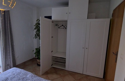 Silves Bed & Breakfast | Cozy Private Room in a Quaint Farmhouse Above Silves