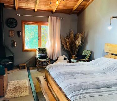 Uniao da Vitoria House | Cozy Suite with Fireplace - Pet & Child Friendly Retreat