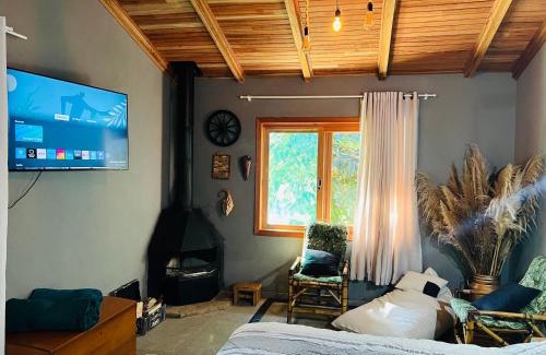 Uniao da Vitoria House | Cozy Suite with Fireplace - Pet & Child Friendly Retreat