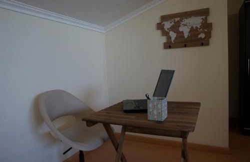Batalha House | Cozy Rooms Near the Monastery with Inviting Hot Tub