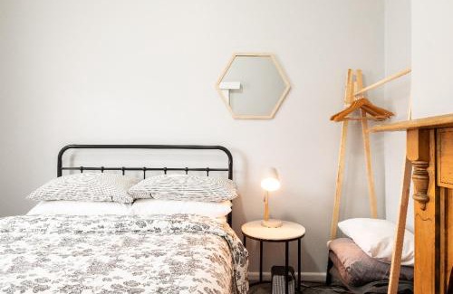 Geelong House | Child-Friendly Quartz Cottage in Geelong - Rated 9/10