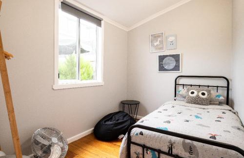 Geelong House | Child-Friendly Quartz Cottage in Geelong - Rated 9/10
