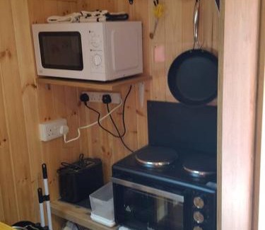 Cornamucklagh Apartment | Budget-Friendly Quarvue Loft with 9/10 Guest Ratings
