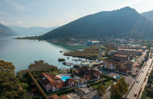 Paratico Apartment | QUARZO BLU - access to lake and pool