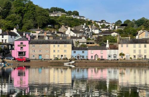 Dittisham House | Quay Cottage: Ideal Family Retreat in Dittisham, Devon