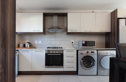 Century City Apartment | Oceanfront Quayside 301: Guest Rated 10/10 & Family-Friendly