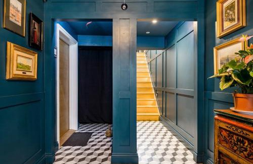 Mevagissey House | Welcoming Quayside: Family-Friendly Hotel Getaway