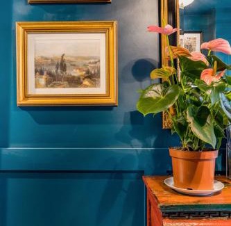 Mevagissey House | Welcoming Quayside: Family-Friendly Hotel Getaway