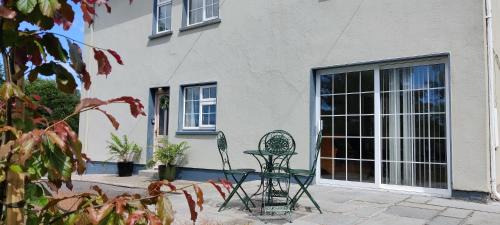 Jamestown Apartment | Family-Friendly Quayside Lodge with Perfect 10/10 Ratings