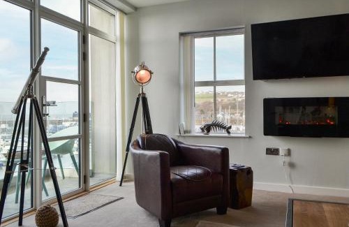 Whitehaven House | Guest Rated Quayside7: Family-Friendly Getaway Awaits