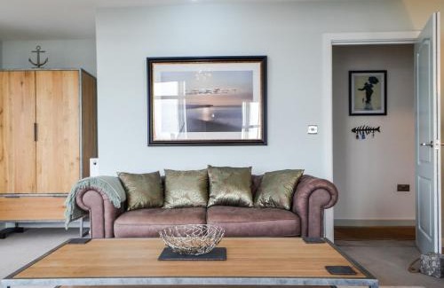 Whitehaven House | Guest Rated Quayside7: Family-Friendly Getaway Awaits