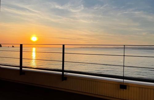 Shirahama Hotel | Experience Oceanfront Bliss at QUAYTH - 5 Star Stay