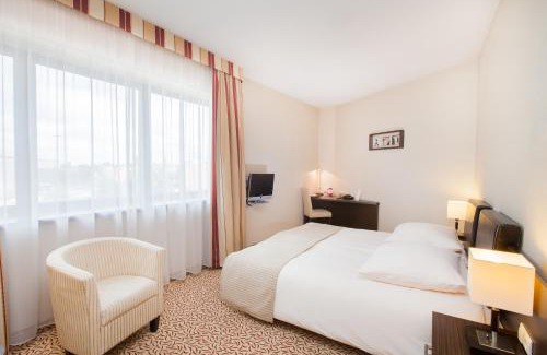 Lodz Hotel | Discover Qubus Hotel Łódź: Pet-Friendly Comfort Awaits
