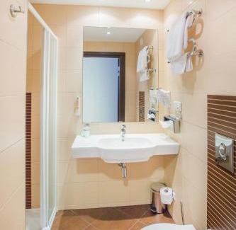 Lodz Hotel | Discover Qubus Hotel Łódź: Pet-Friendly Comfort Awaits