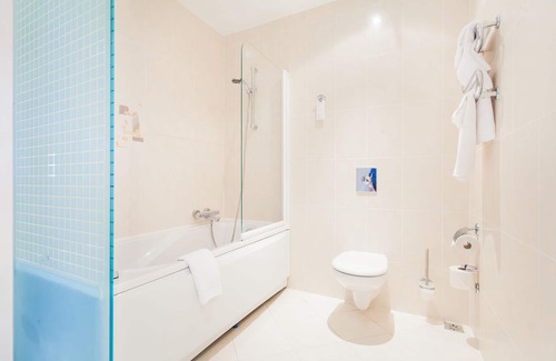 Gliwice Hotel | Discover Qubus Hotel Gliwice: Family-Friendly Comfort Awaits