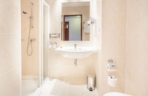 Gliwice Hotel | Discover Qubus Hotel Gliwice: Family-Friendly Comfort Awaits