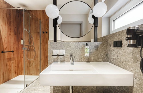 Wroclaw City Center Hotel | Discover Qubus Hotel Wroclaw: A 4-Star Guest Favorite