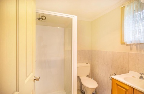St Helens Hotel | Queechy Motel: 4-Star Stay with Family-Friendly Amenities