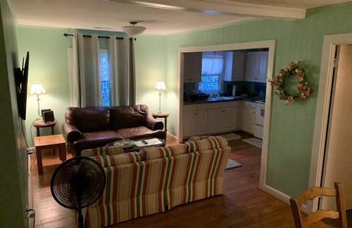 Kitty Hawk Cottage | Oceanfront Queen Anne's Revenge: Family-Friendly Beach Retreat