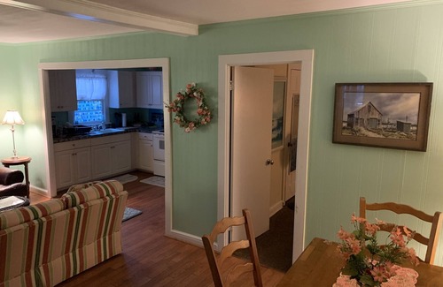 Kitty Hawk Cottage | Oceanfront Queen Anne's Revenge: Family-Friendly Beach Retreat